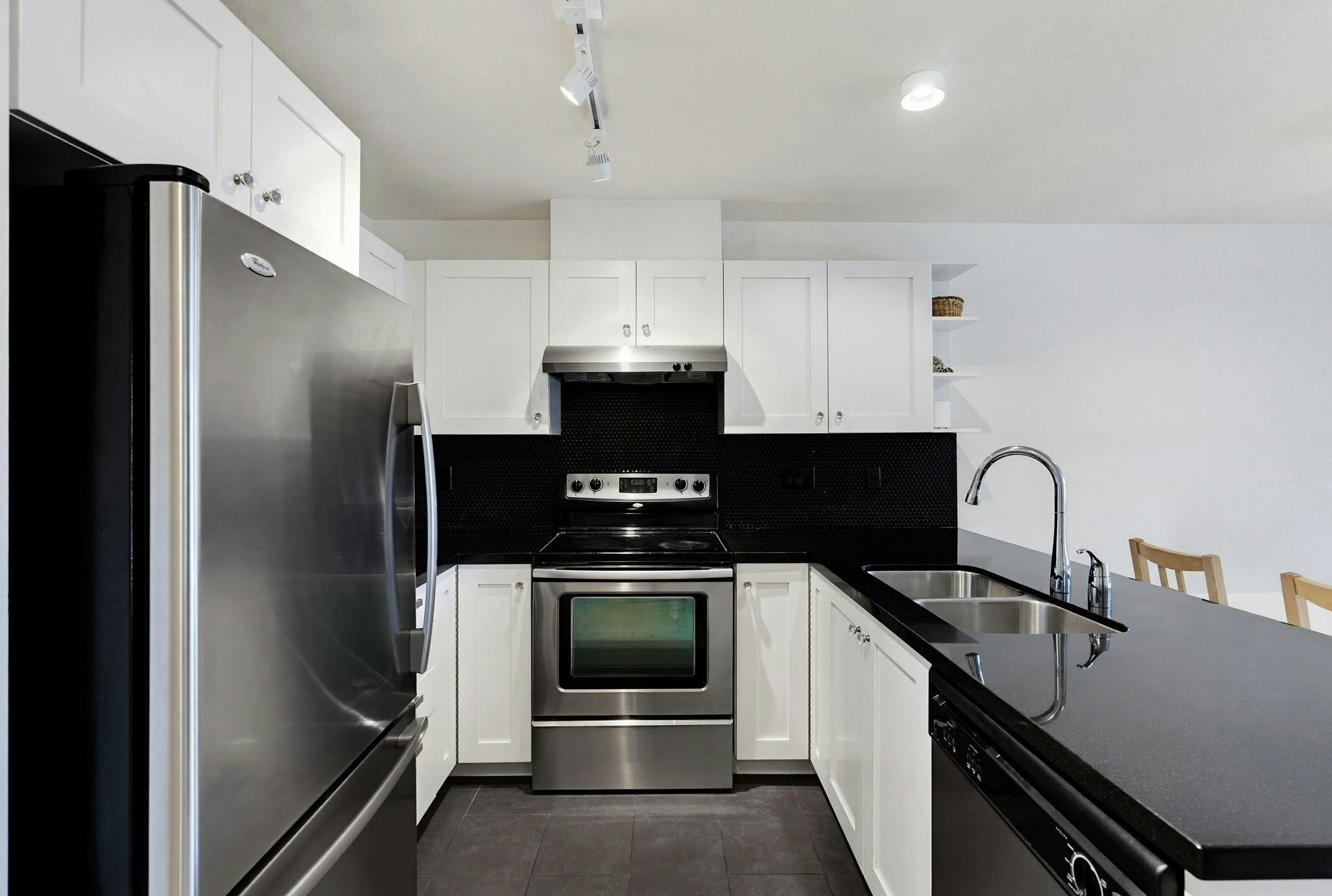 213-738 E 29th Avenue, Vancouver, BC, V5V 0B6 - 10