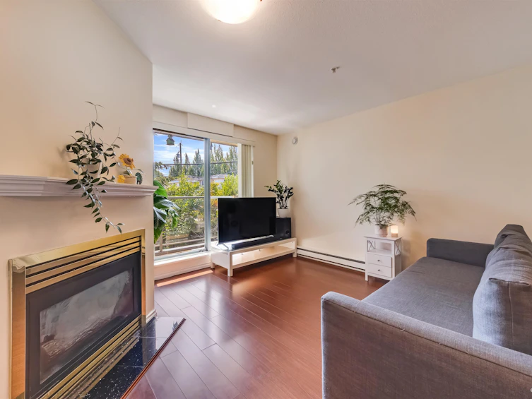 209-5818 Lincoln Street, Vancouver, BC, V5R 4P7 - 6