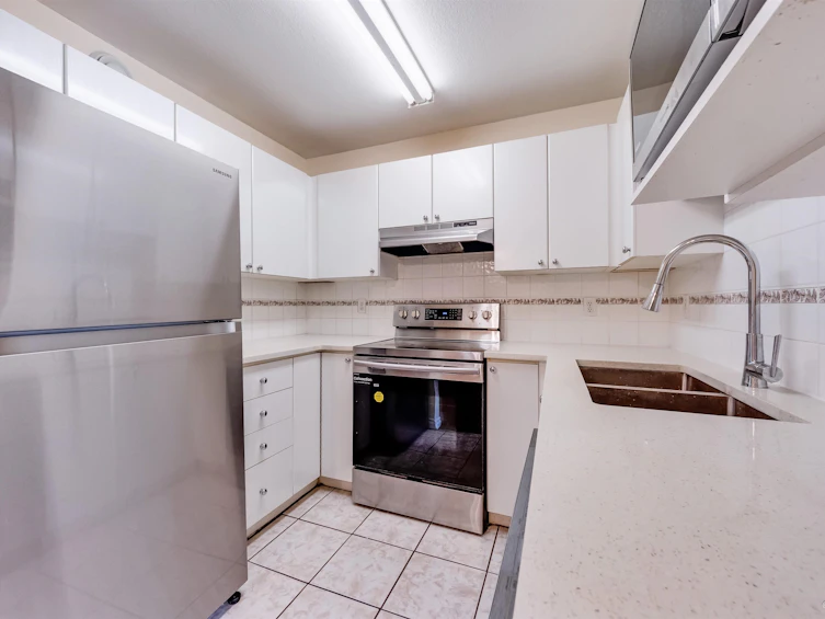 209-5818 Lincoln Street, Vancouver, BC, V5R 4P7 - 14