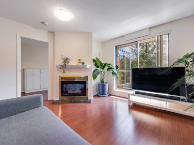 209-5818 Lincoln Street - 5