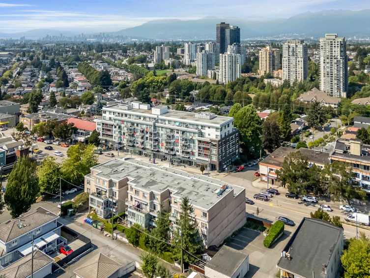 209-5818 Lincoln Street, Vancouver, BC, V5R 4P7 - 23