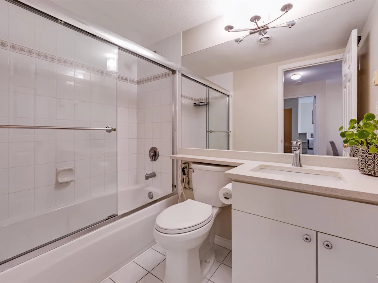 209-5818 Lincoln Street, Vancouver, BC, V5R 4P7 - 11