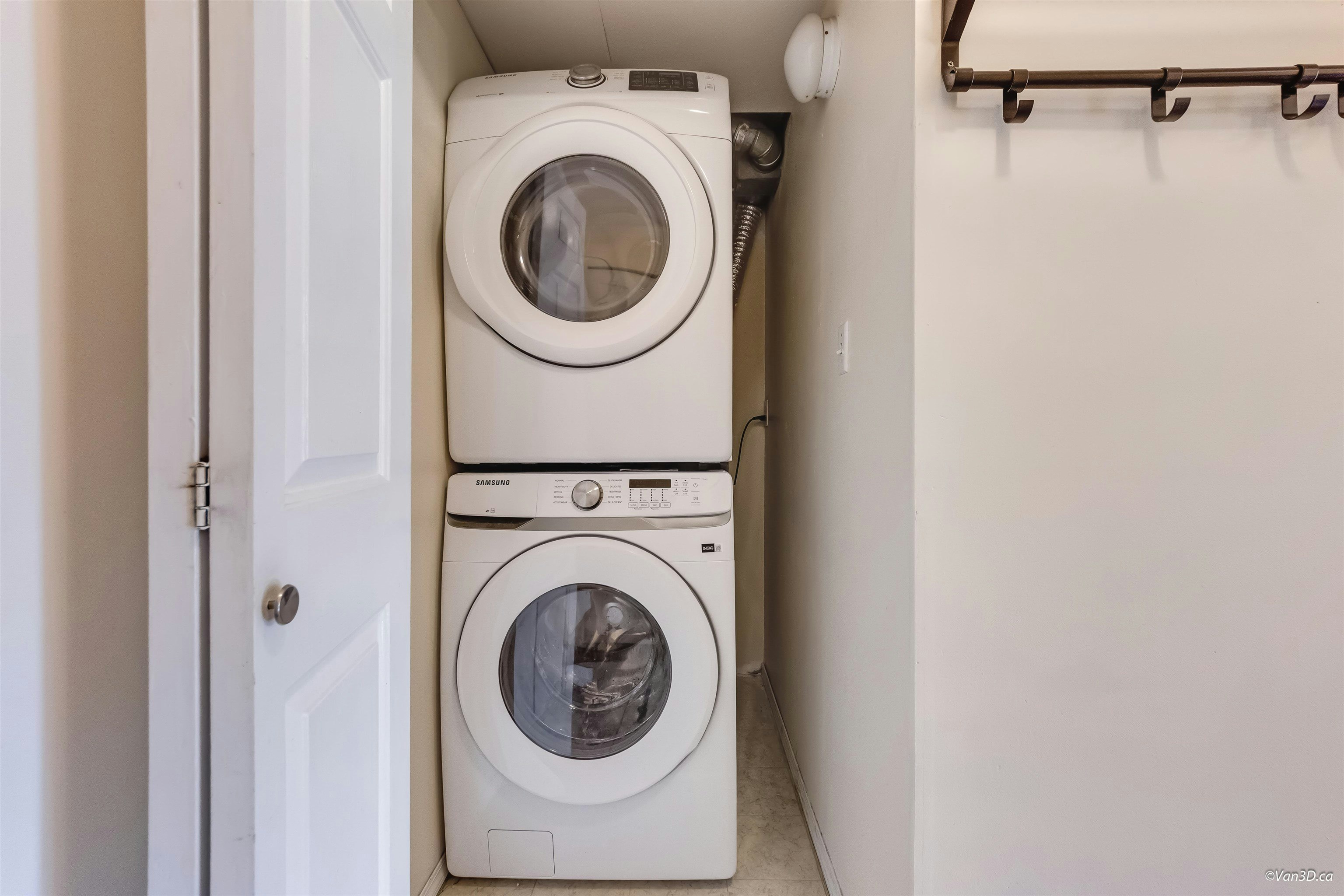209-5818 Lincoln Street, Vancouver, BC, V5R 4P7 - 12