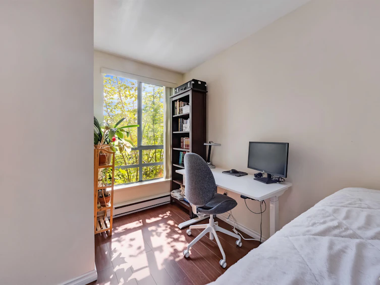 209-5818 Lincoln Street, Vancouver, BC, V5R 4P7 - 9