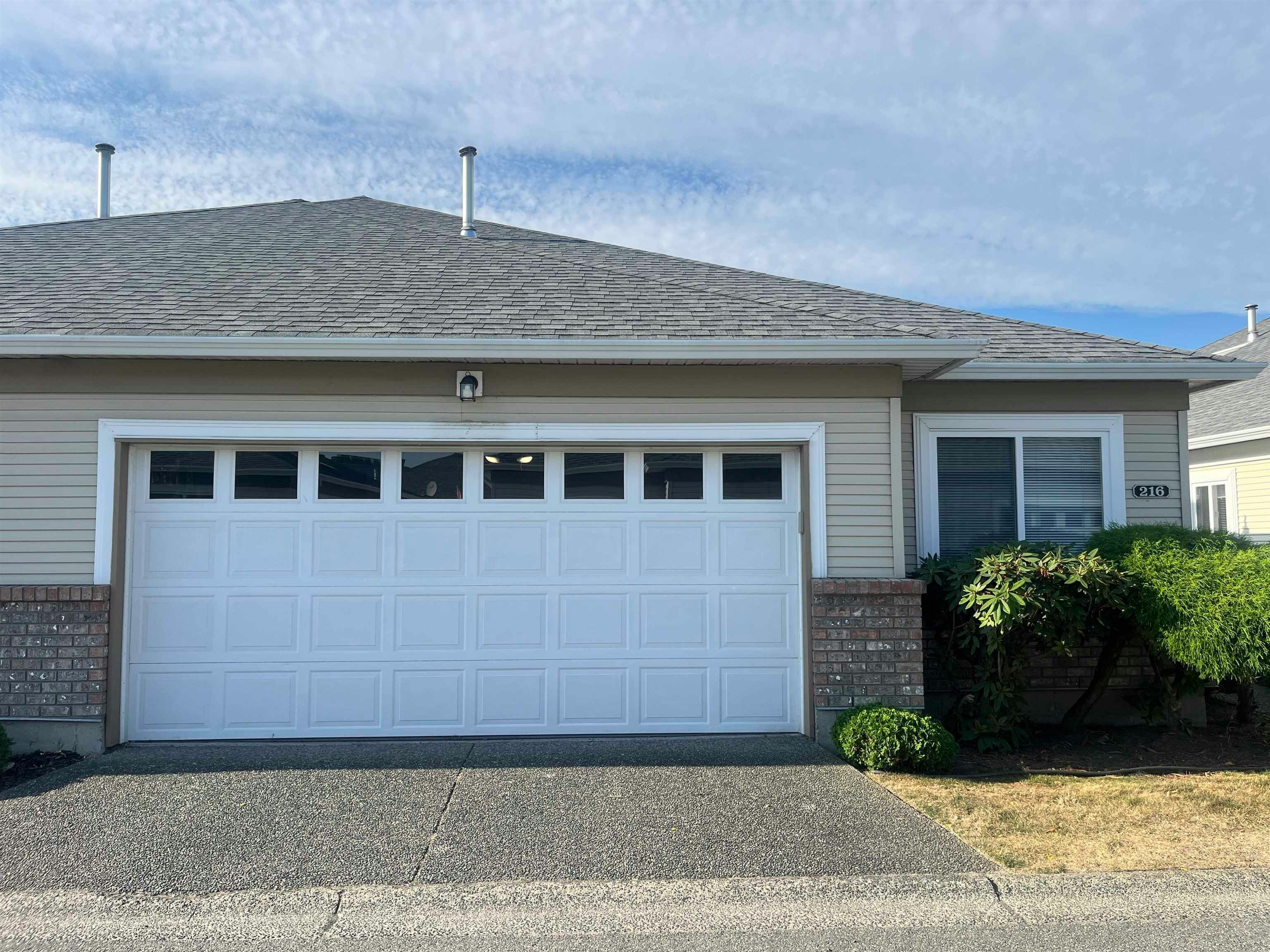 216-8485 Young Road, Chilliwack, BC, V2P 7Y7