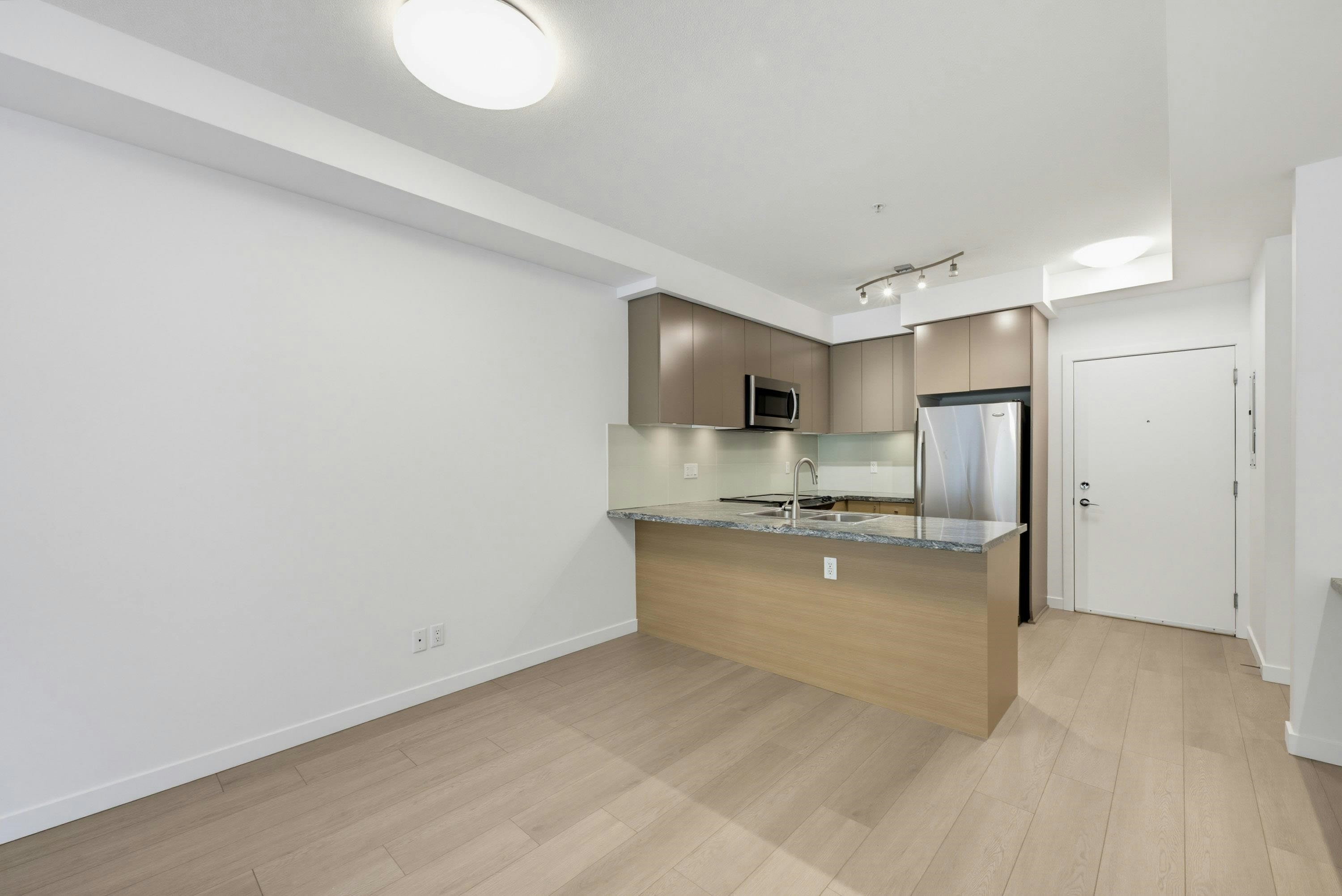 210-6420 194 Street, Surrey, BC, V4N 6J7 - 13