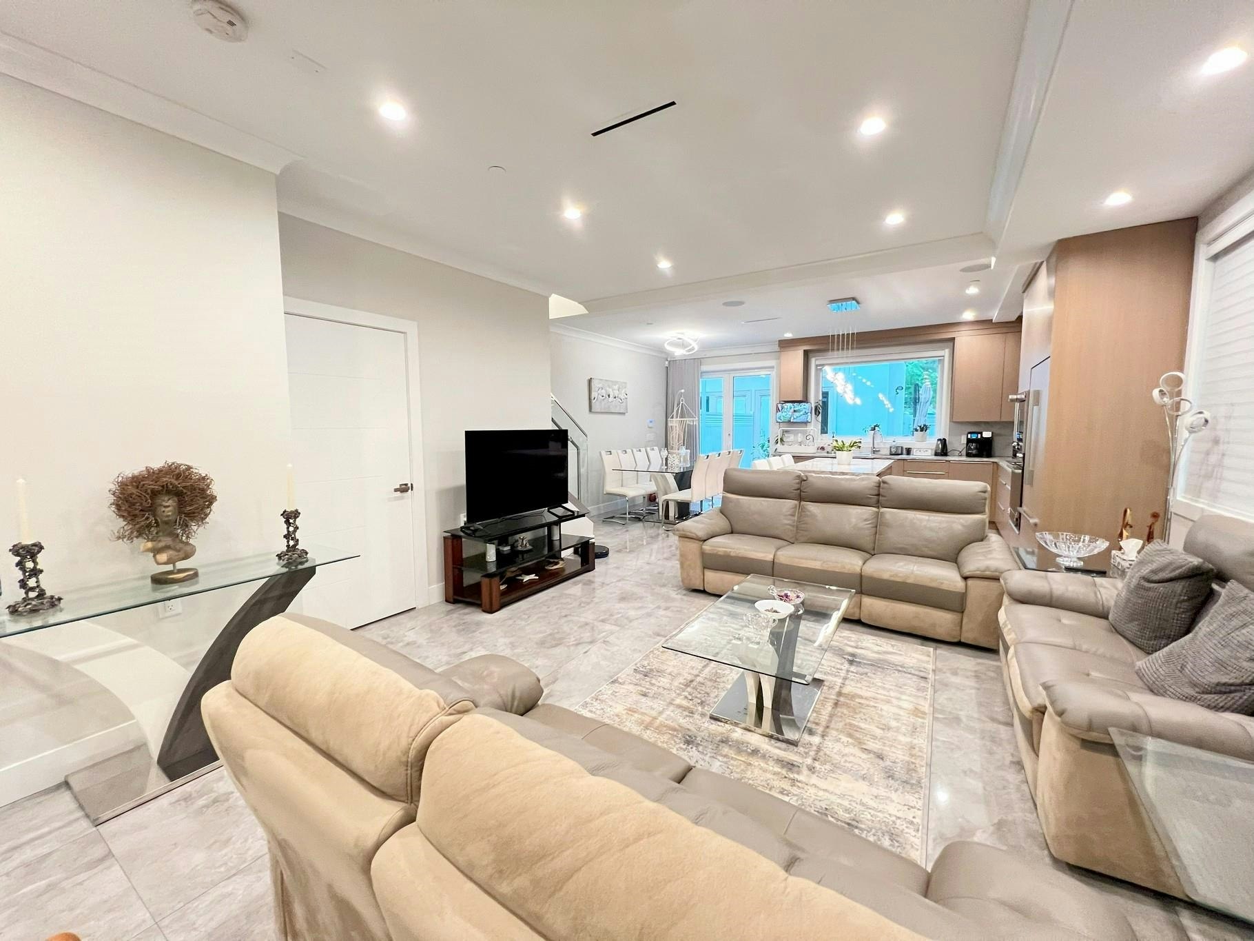 6576 Yew Street - 3