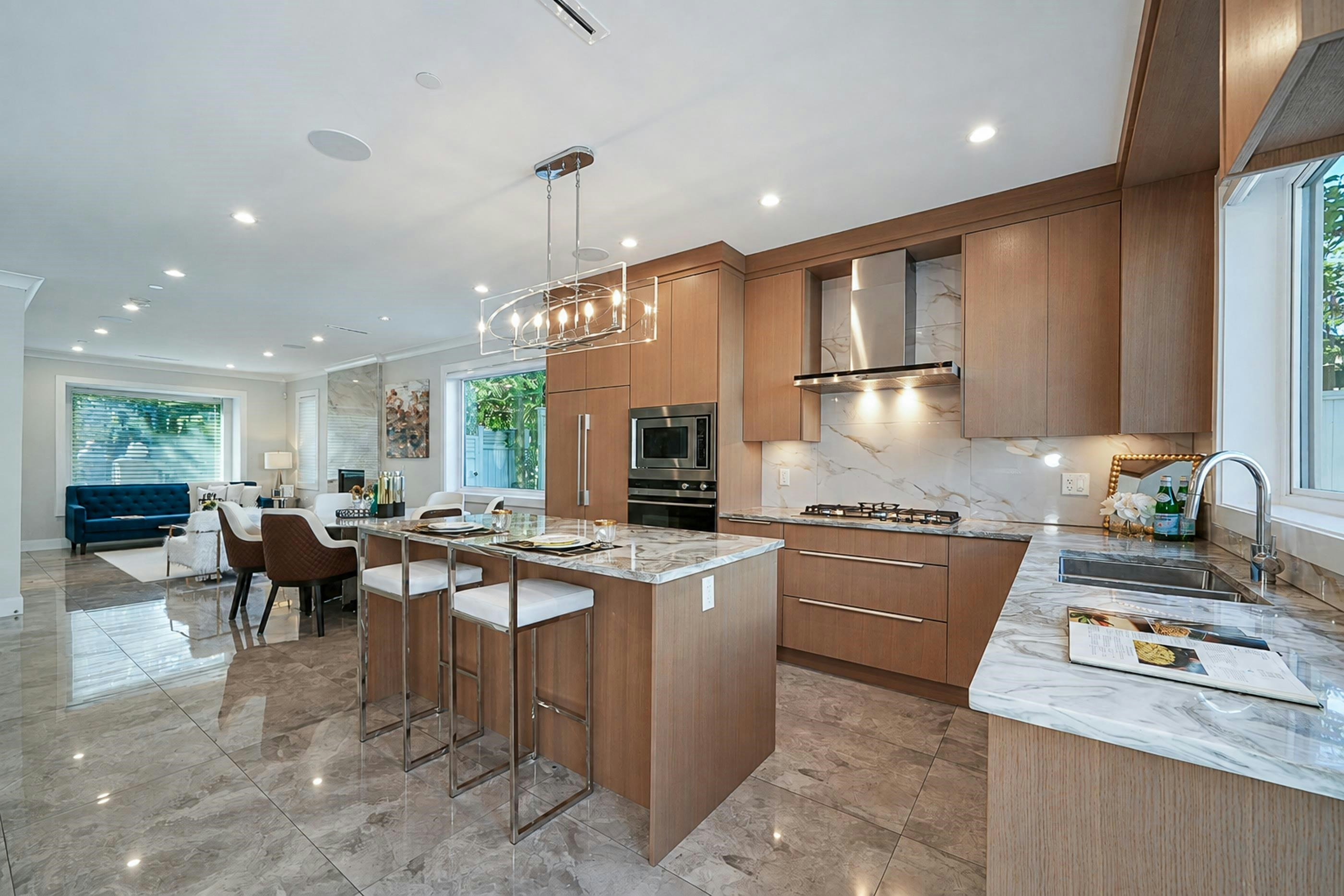 6576 Yew Street, Vancouver, BC, V6P 5V9 - 6