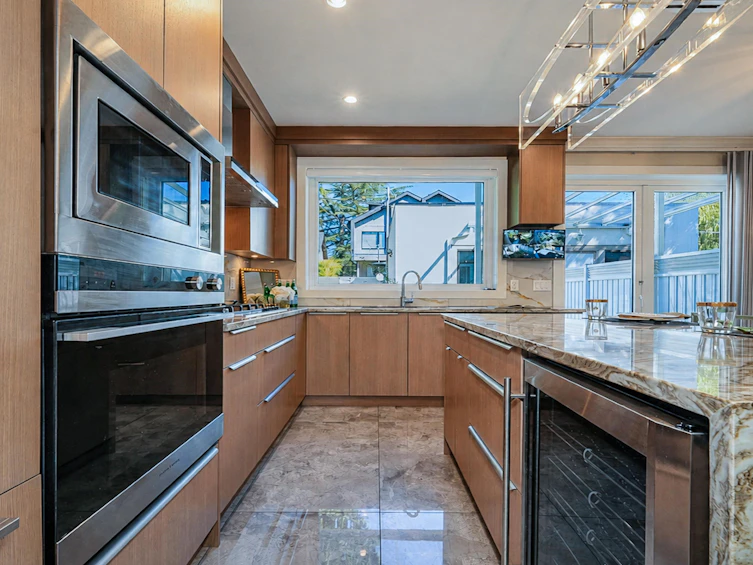 6576 Yew Street, Vancouver, BC, V6P 5V9 - 7