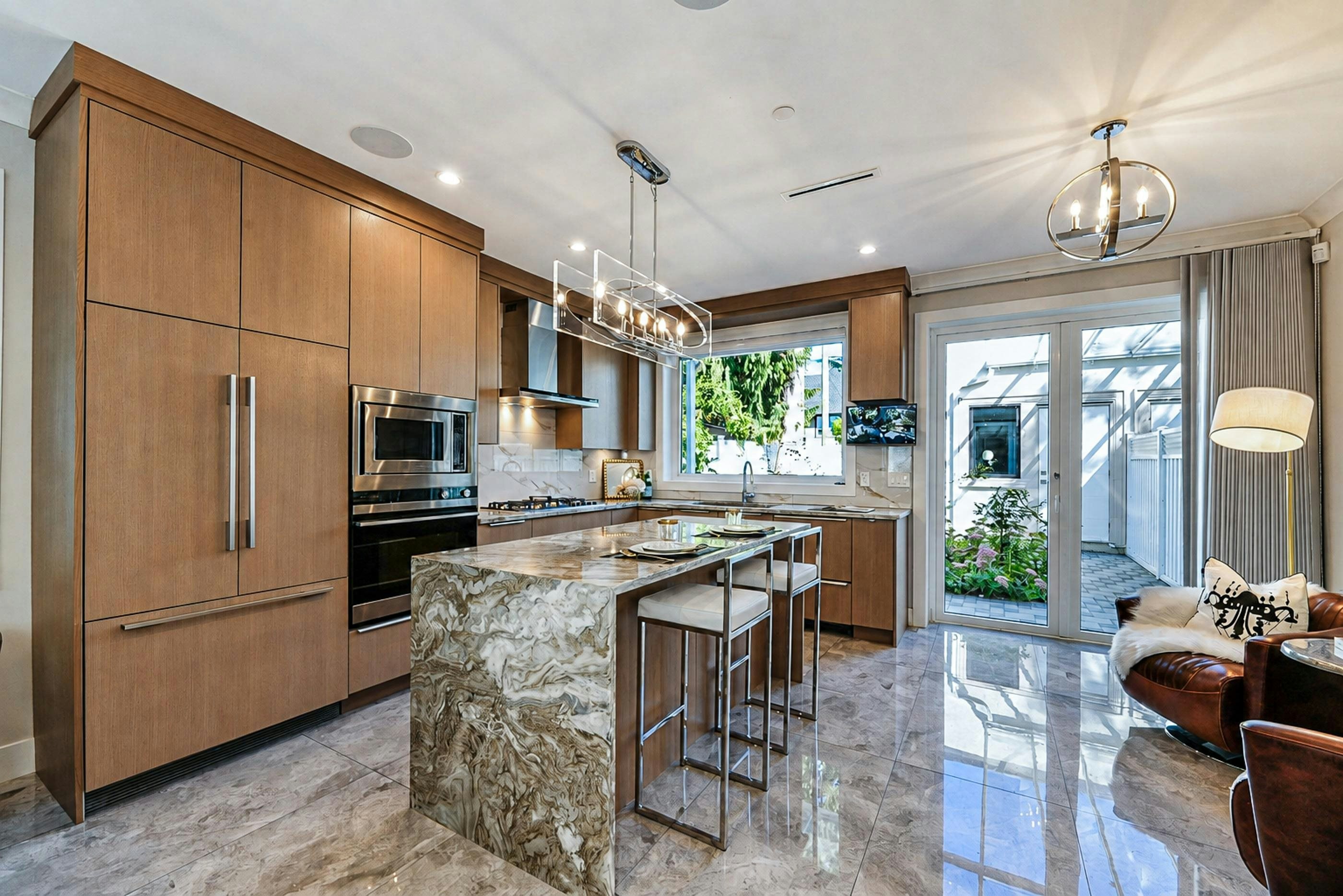 6576 Yew Street, Vancouver, BC, V6P 5V9 - 8