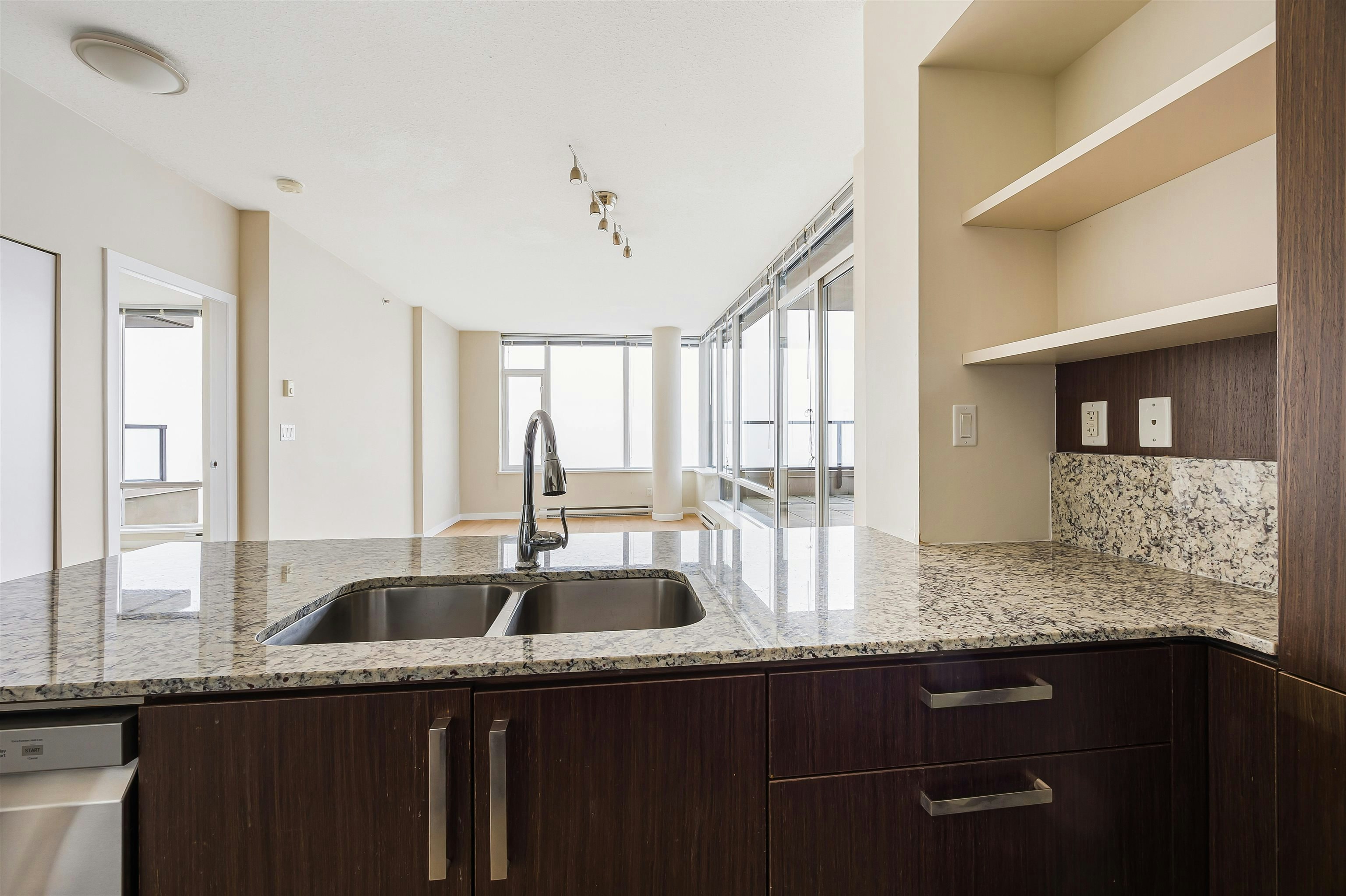 2905-2980 Atlantic Avenue, Coquitlam, BC, V3B 0G2 - 9