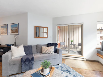 212-2050 Lake Placid Road - 4