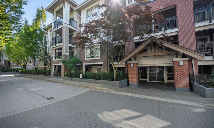 C207-8929 202 Street