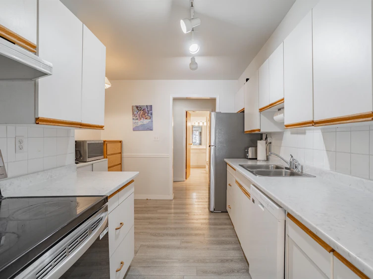 108-8860 No. 1 Road, Richmond, BC, V7C 4C2 - 5