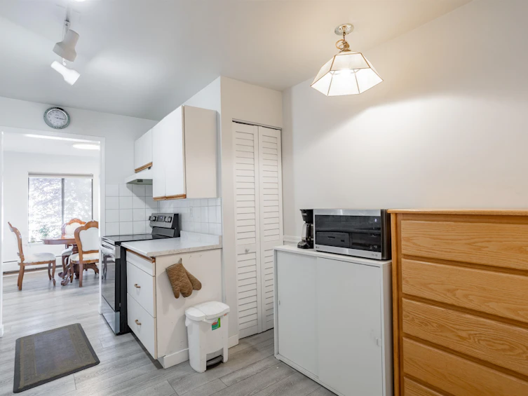 108-8860 No. 1 Road, Richmond, BC, V7C 4C2 - 8