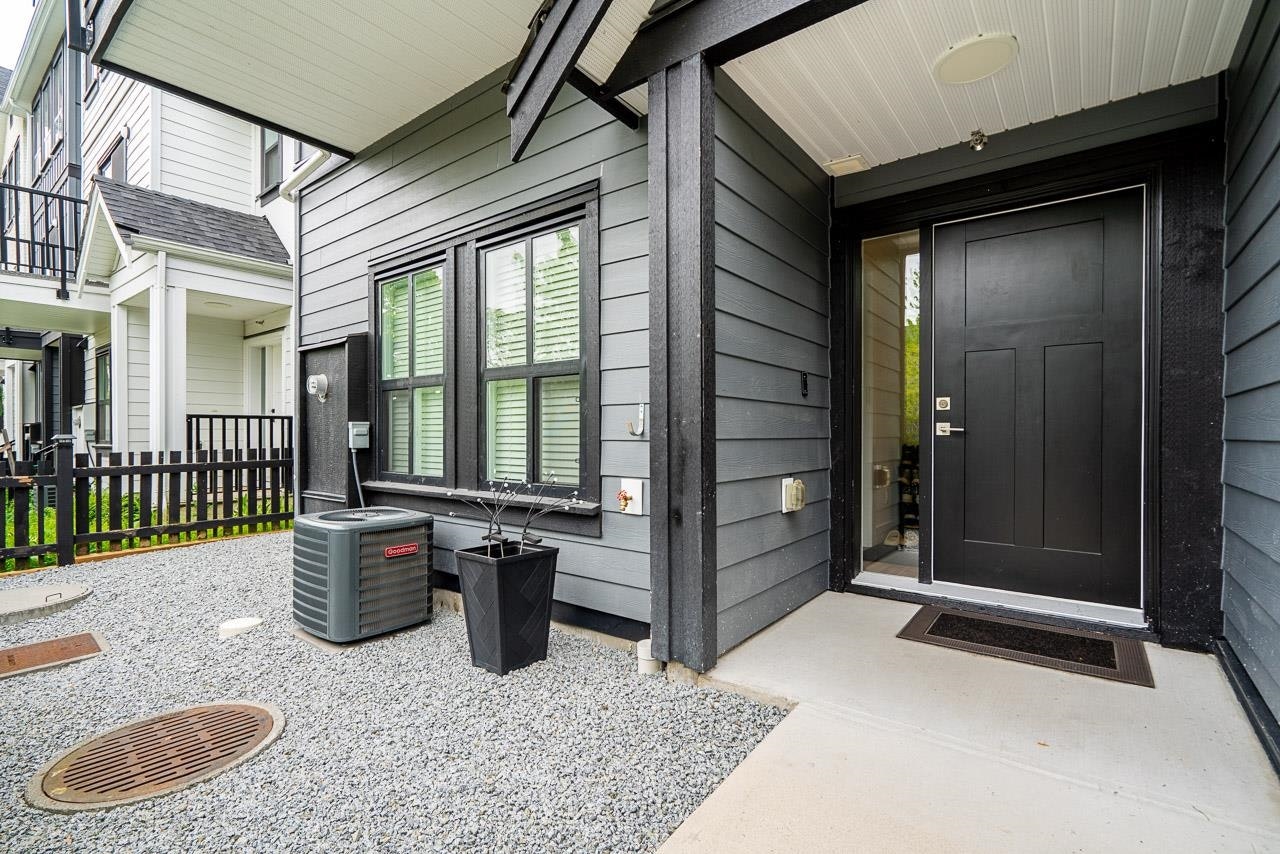 8142 202 Street, Langley, BC, V2Y 3K2 - 2