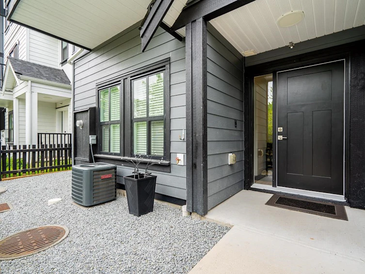 8142 202 Street, Langley, BC, V2Y 3K2 - 2