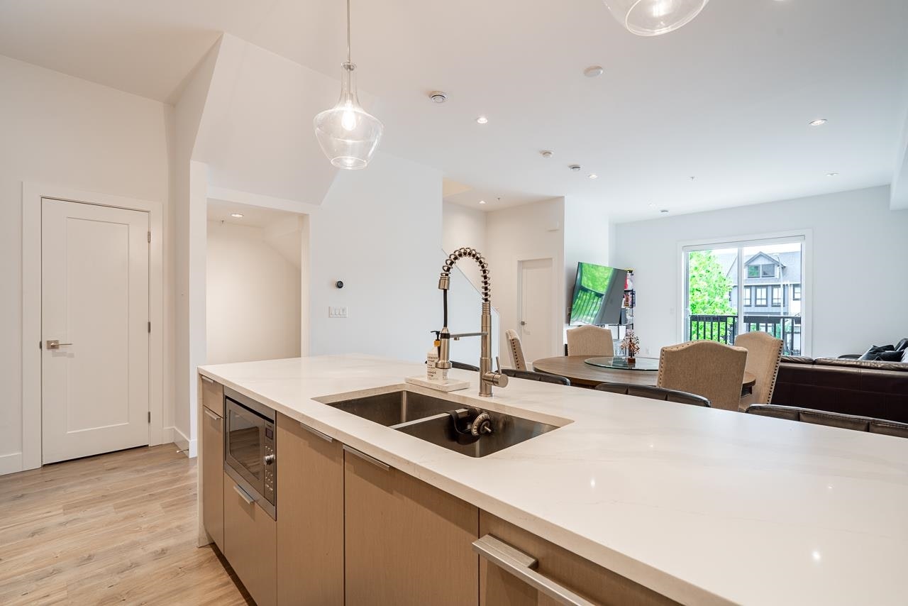 8142 202 Street, Langley, BC, V2Y 3K2 - 8