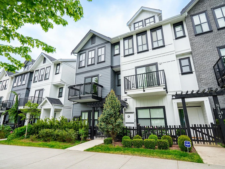 8142 202 Street, Langley, BC, V2Y 3K2