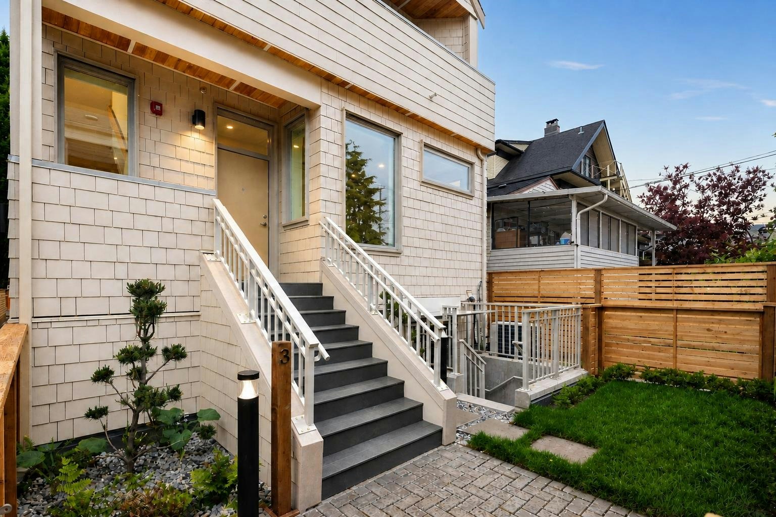 3-595 E 49th Avenue - 2