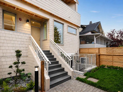 3-595 E 49th Avenue - 2