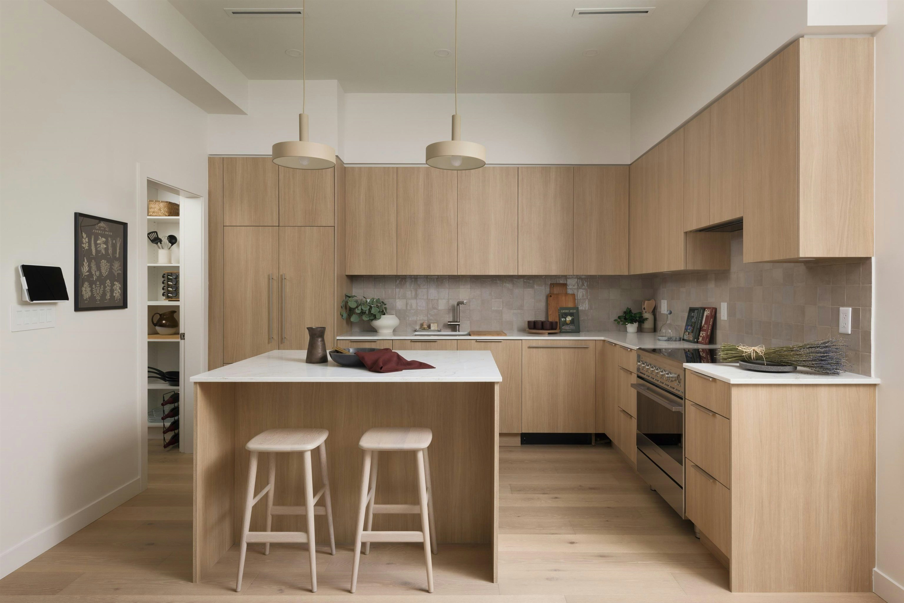 3-595 E 49th Avenue - 3