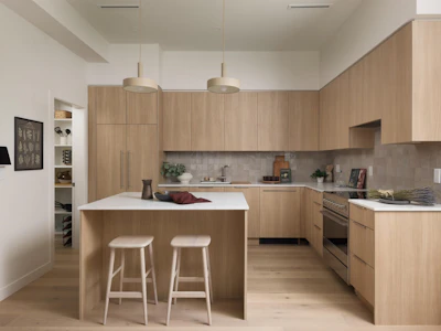 3-595 E 49th Avenue - 3