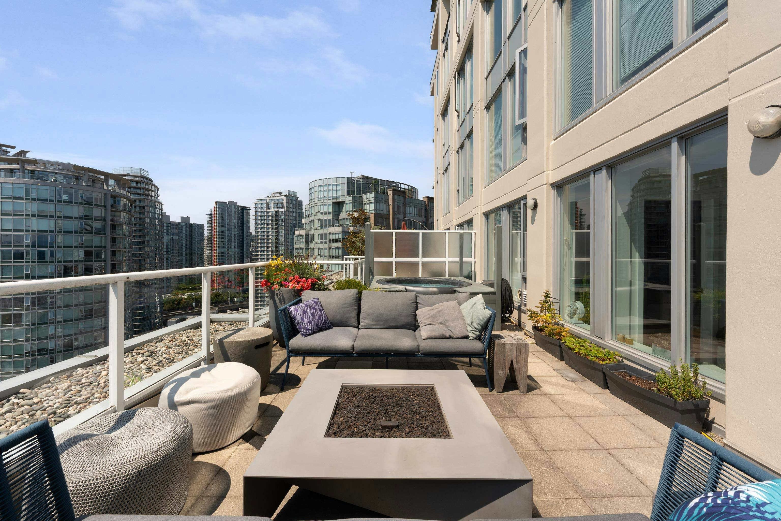 2405-550 Taylor Street, Vancouver, BC, V6B 1R1 - 25