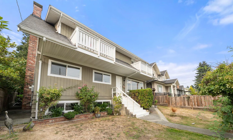 462 E 4th Street