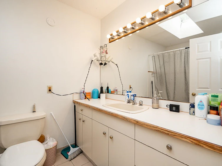 14720 60 Avenue, Surrey, BC, V3S 1R7 - 14