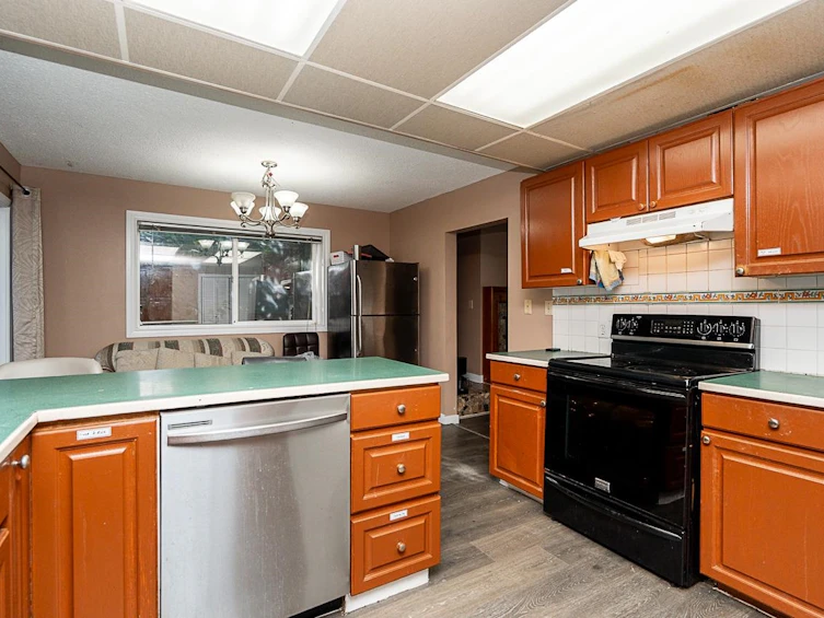 14720 60 Avenue, Surrey, BC, V3S 1R7 - 10