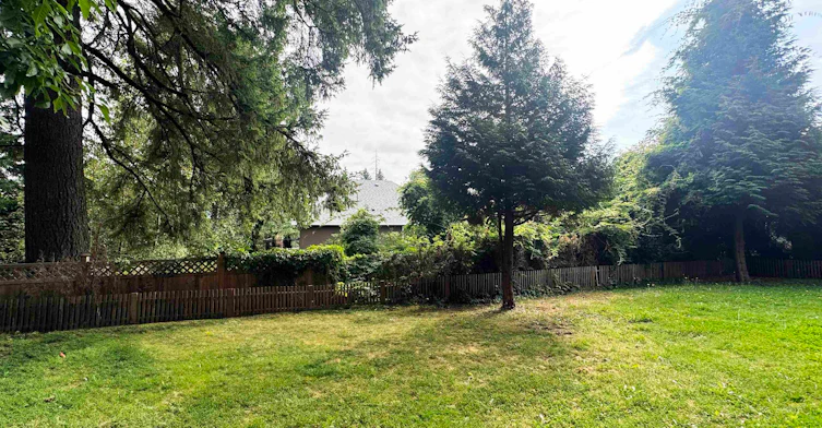 14000 Wellington Crescent, Surrey, BC, V3R 9H2