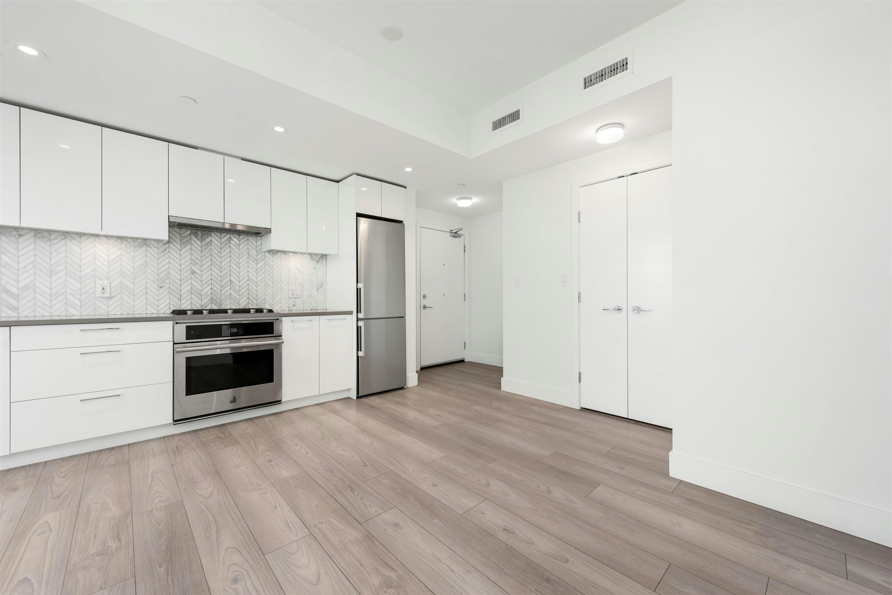 601-8570 Rivergrass Drive, Vancouver, BC, V5S 0H4 - 7
