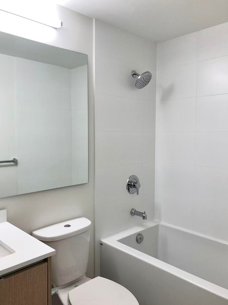 8xx-8940 University Crescent, Burnaby, BC, V5A 0E7 - 3