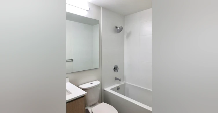 8xx-8940 University Crescent, Burnaby, BC, V5A 0E7 - 3