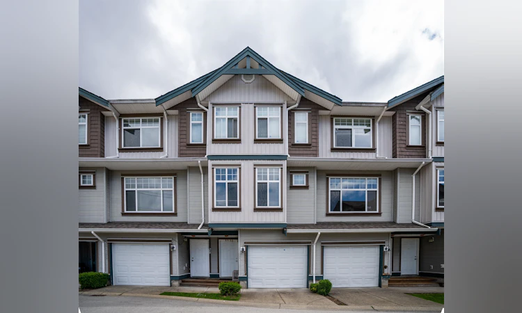 27-12585 72 Avenue