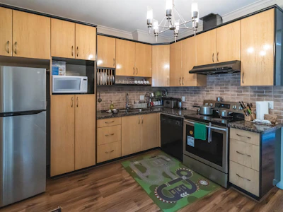 27-12585 72 Avenue - 2