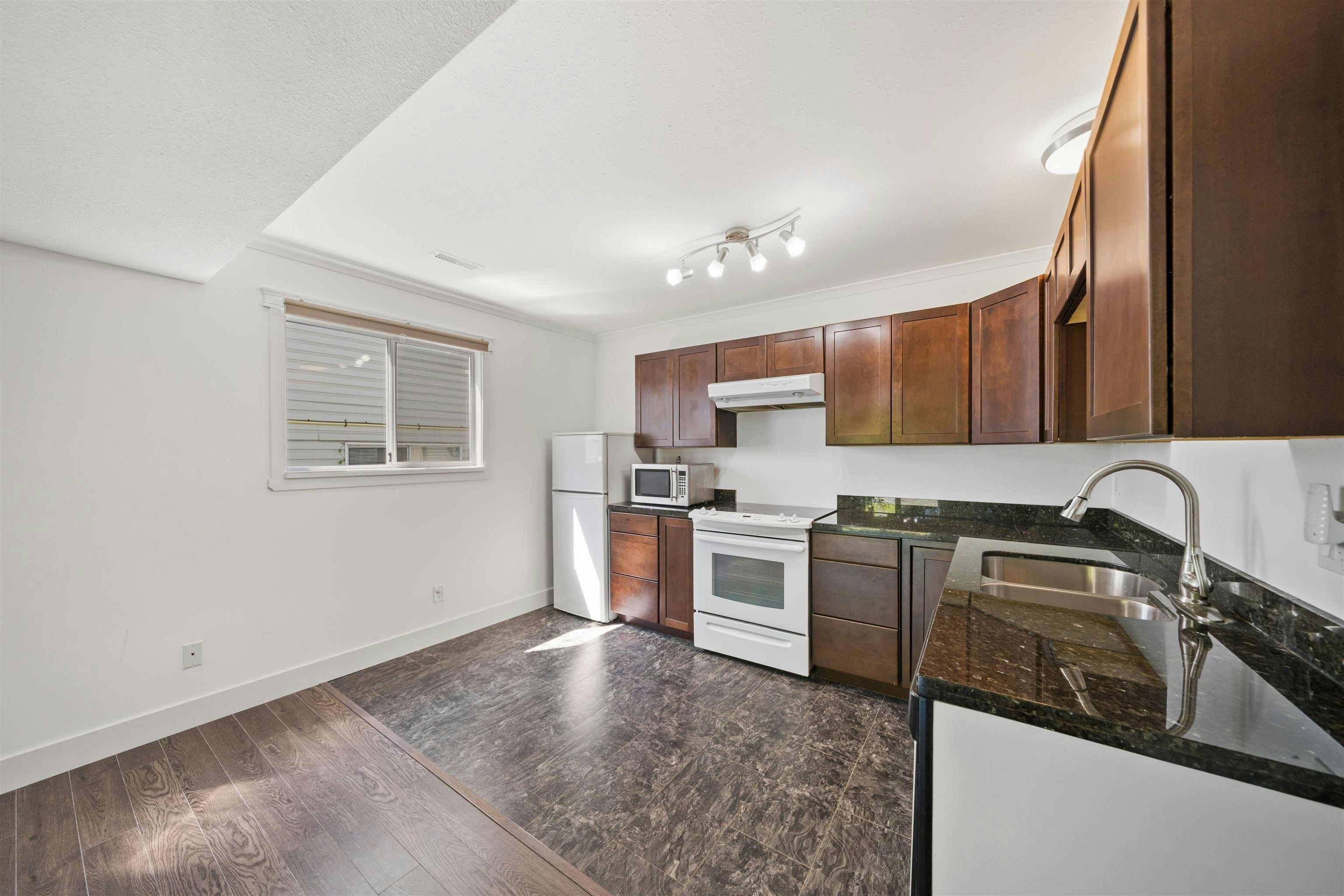 23190 122 Avenue, Maple Ridge, BC, V2X 0P9 - 28