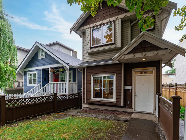 2139 Triumph Street, Vancouver, BC, V5L 1L1 - 17