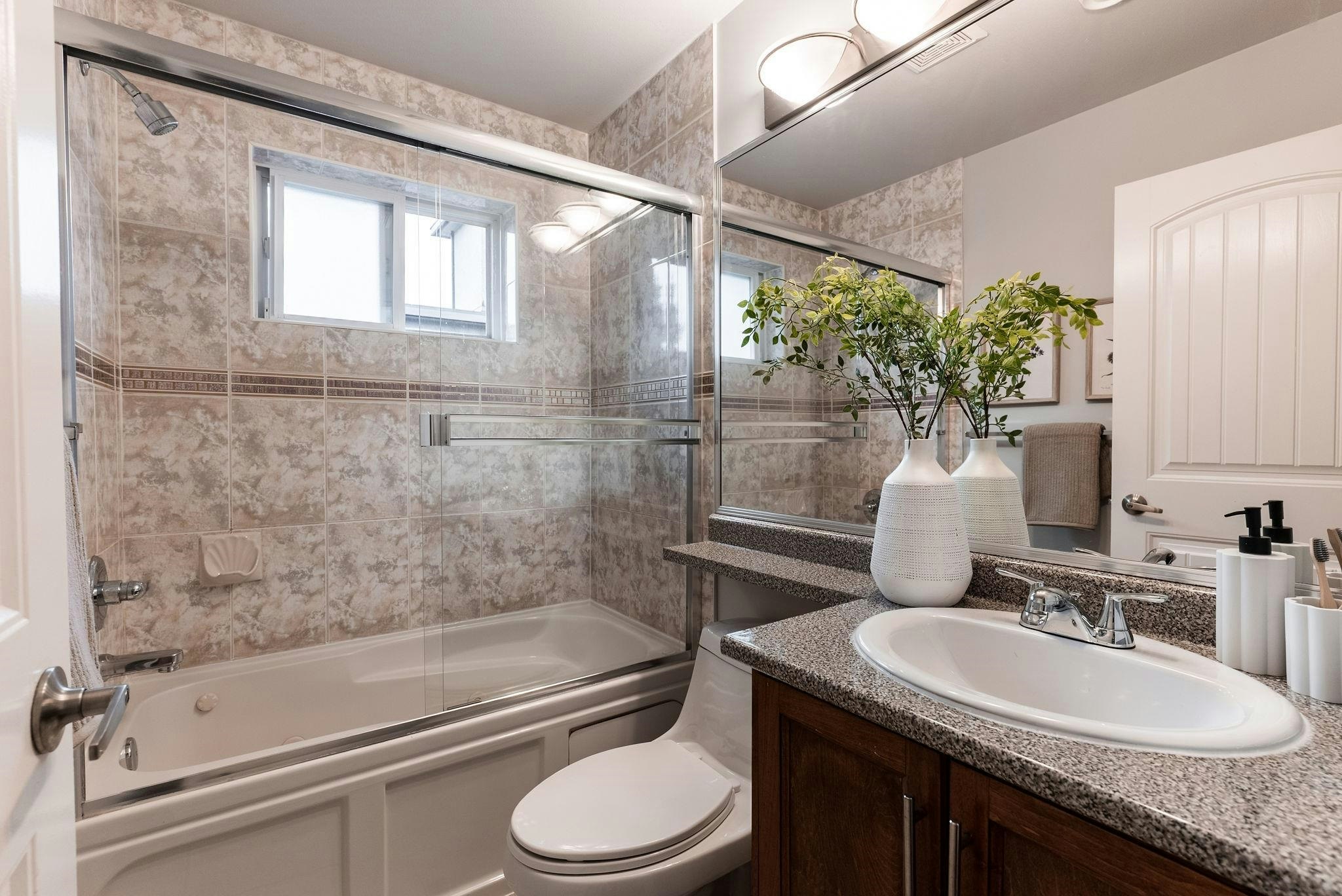 2139 Triumph Street, Vancouver, BC, V5L 1L1 - 13