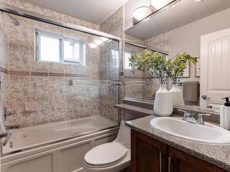 2139 Triumph Street, Vancouver, BC, V5L 1L1 - 13