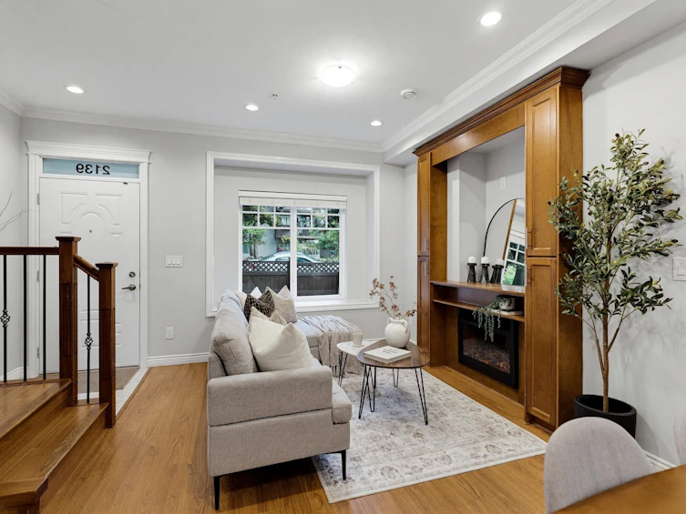 2139 Triumph Street, Vancouver, BC, V5L 1L1 - 4