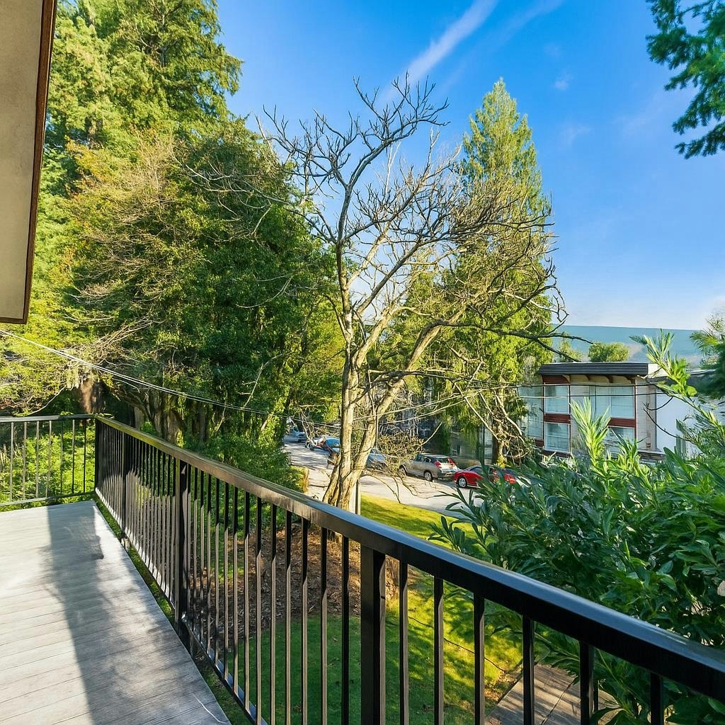 3003 Sunnyhurst Road, North Vancouver, BC, V7K 2G4 - 32