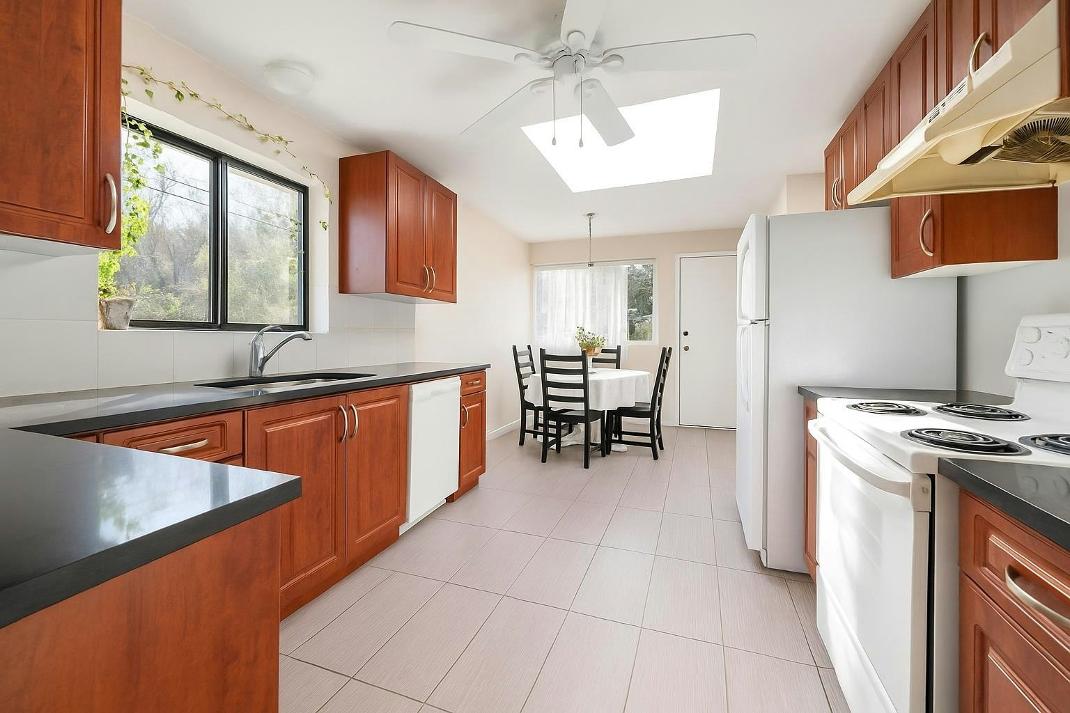 3003 Sunnyhurst Road, North Vancouver, BC, V7K 2G4 - 19