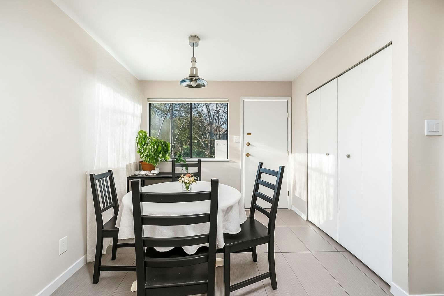 3003 Sunnyhurst Road, North Vancouver, BC, V7K 2G4 - 21