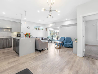 B208-14438 72 Avenue - 2