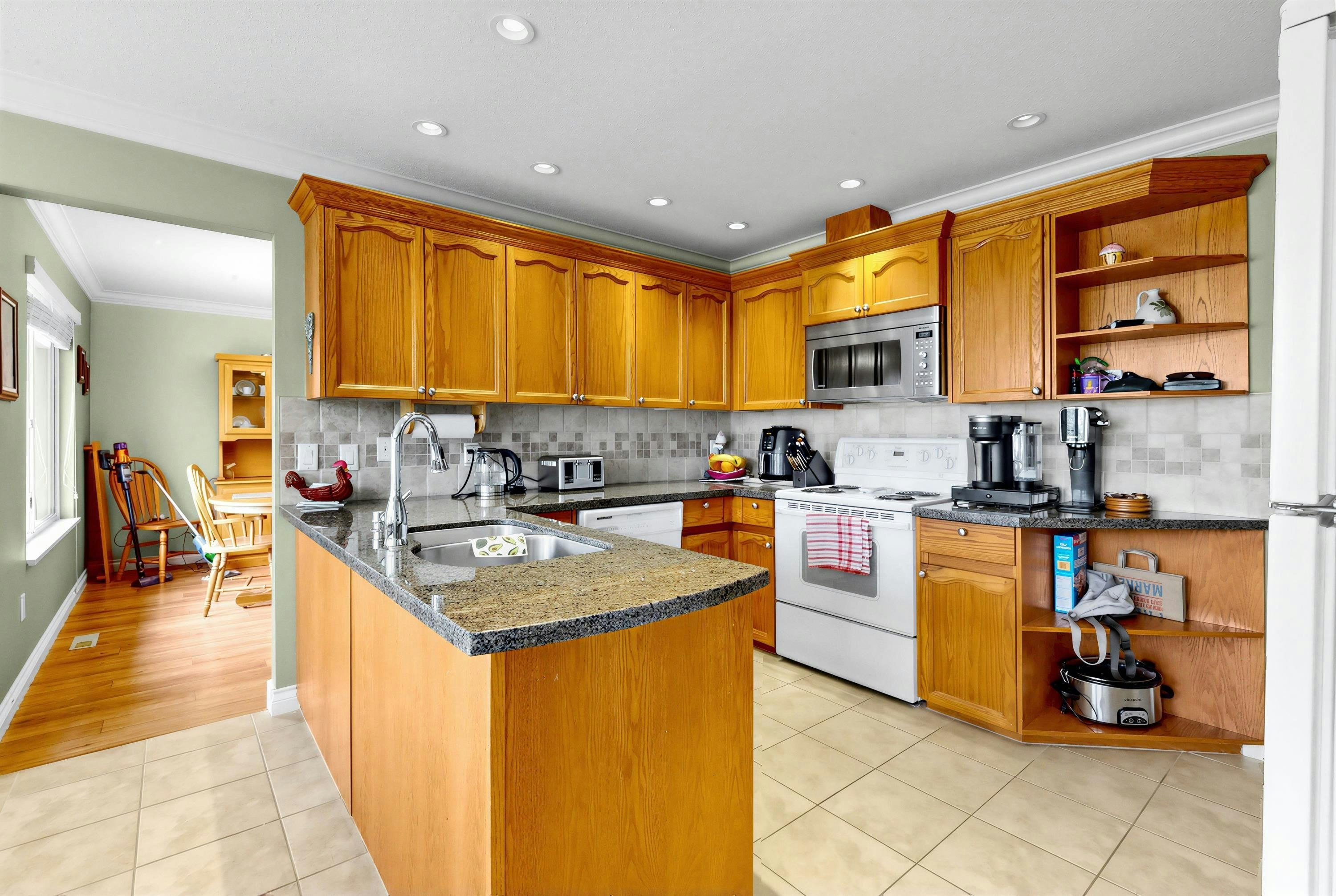 15929 88a Avenue, Surrey, BC, V4N 2X9 - 10