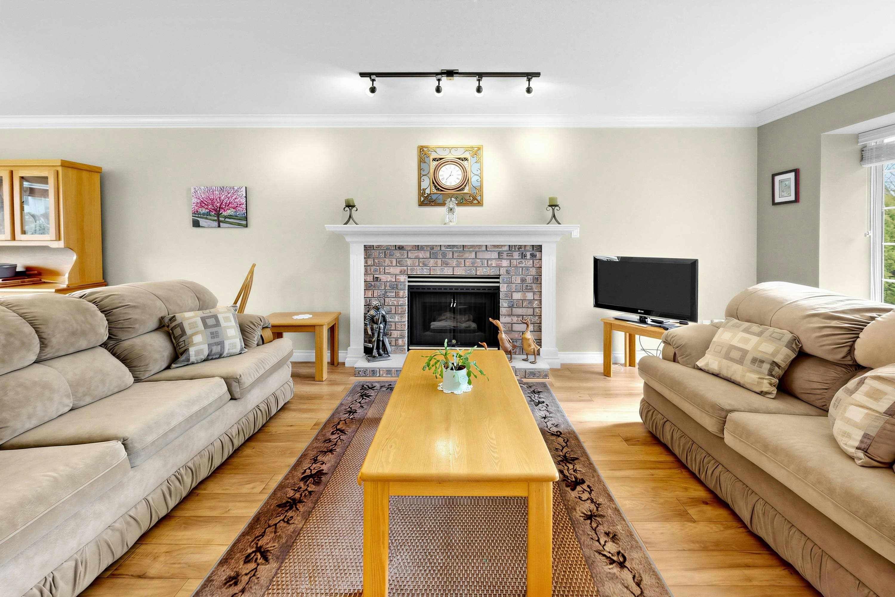 15929 88a Avenue - 3