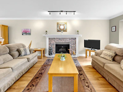 15929 88a Avenue - 3