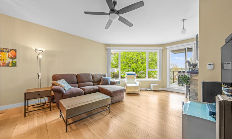 204-1150 Quayside Drive